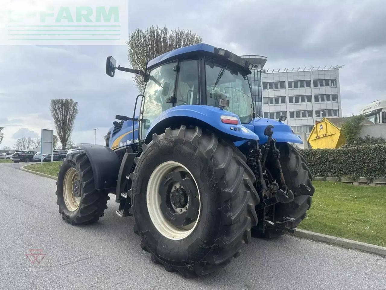 New Holland t8040 - Trator: foto 4 New Holland t8040 - Trator: foto 4
