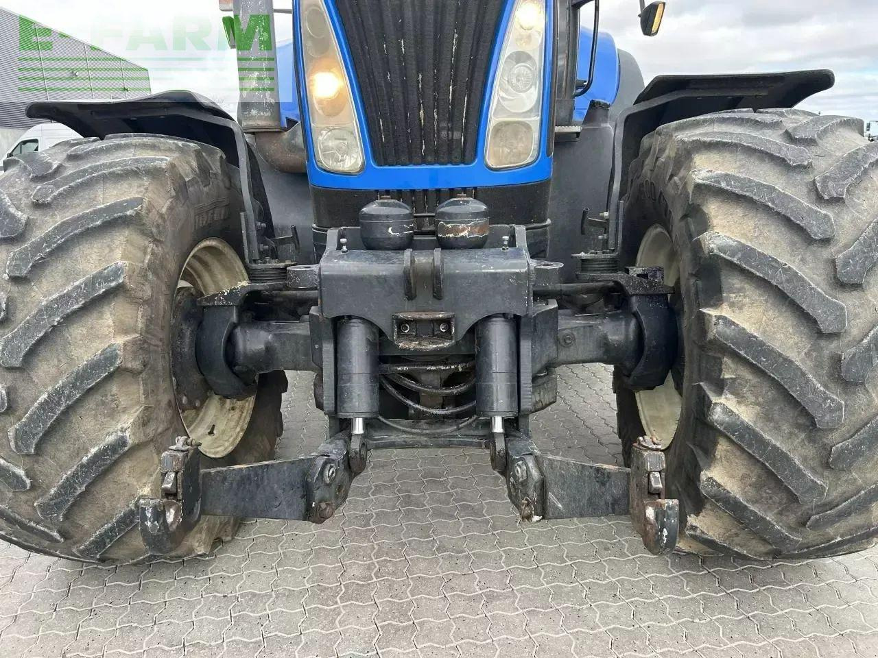 New Holland t8050 - Trator: foto 4 New Holland t8050 - Trator: foto 4