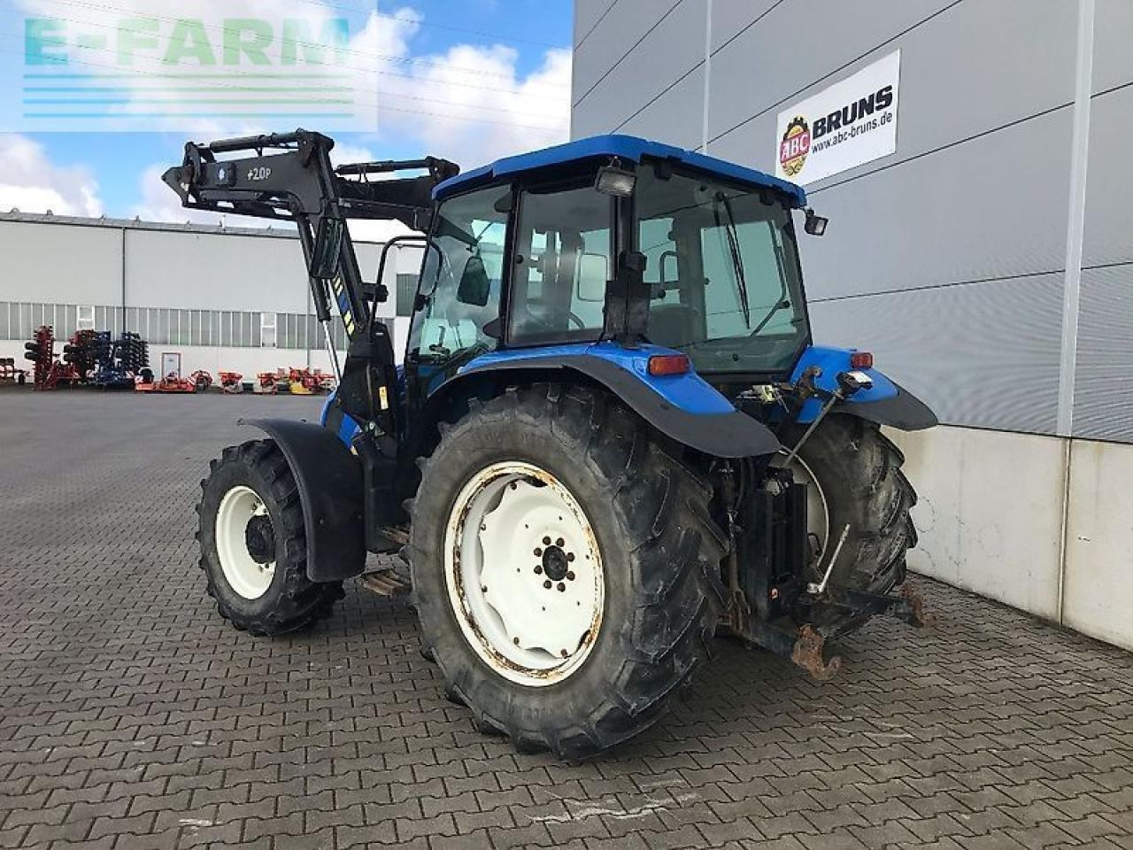 New Holland tl 90 a dt A - Trator: foto 4 New Holland tl 90 a dt A - Trator: foto 4