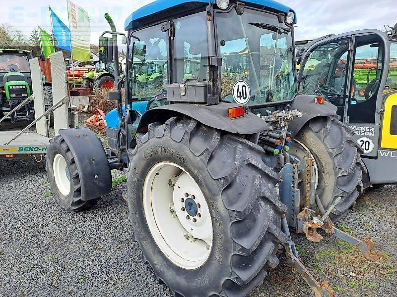 New Holland tn 75 s S - Trator: foto 3 New Holland tn 75 s S - Trator: foto 3