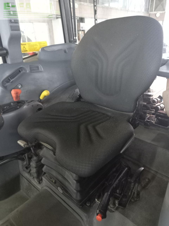 New Holland tn-d 70 D - Trator: foto 2 New Holland tn-d 70 D - Trator: foto 2