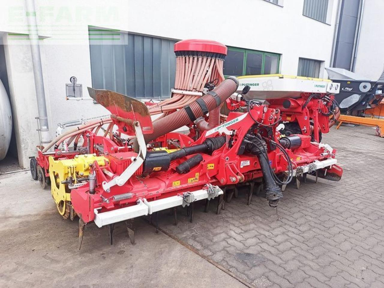 Pöttinger 4 m säkombination pneumatisch klappbar - Semeadora combinada: foto 3 Pöttinger 4 m säkombination pneumatisch klappbar - Semeadora combinada: foto 3