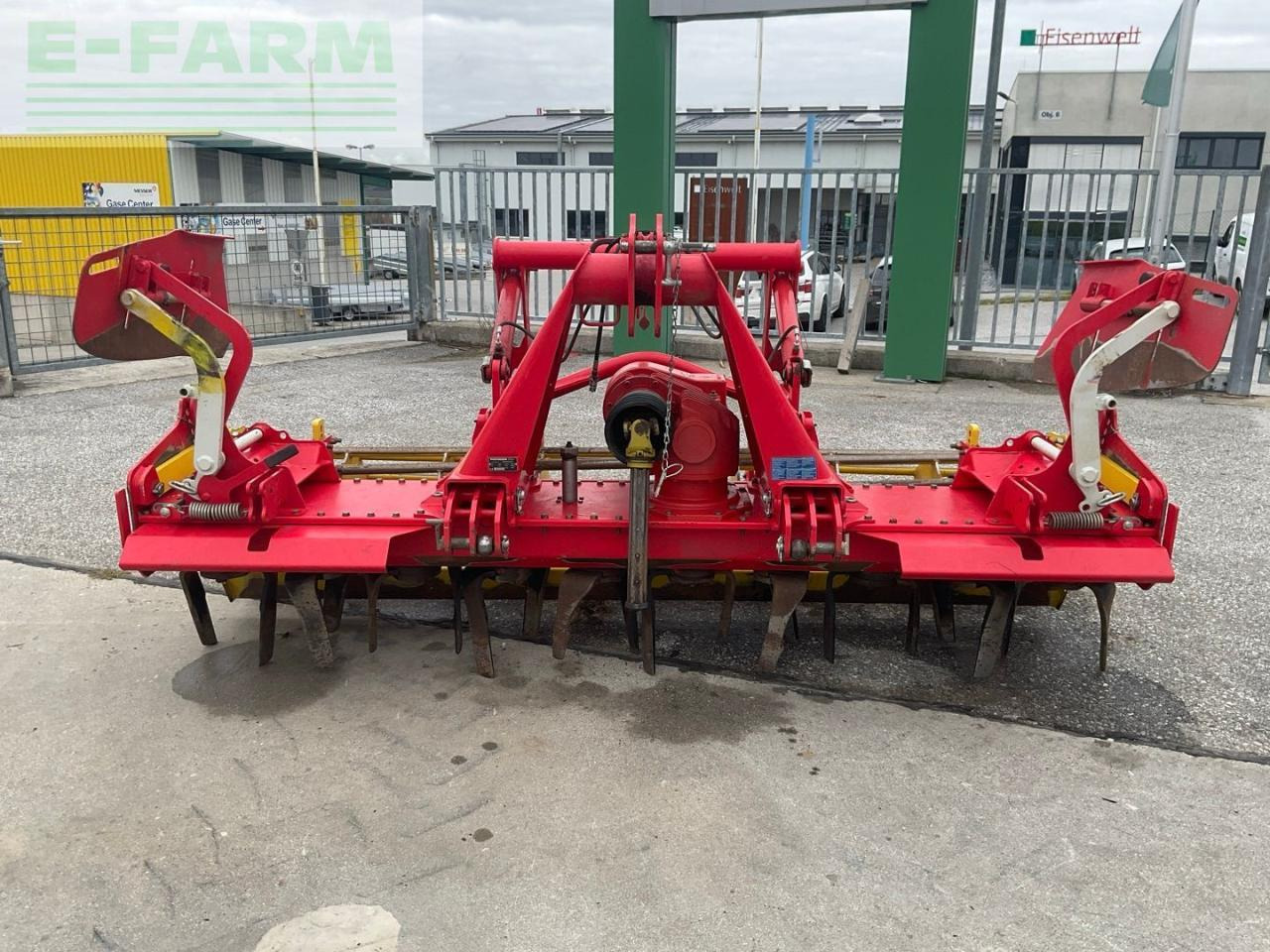 Pöttinger Lion 3002 - Maquina para lavrar a terra: foto 3 Pöttinger Lion 3002 - Maquina para lavrar a terra: foto 3