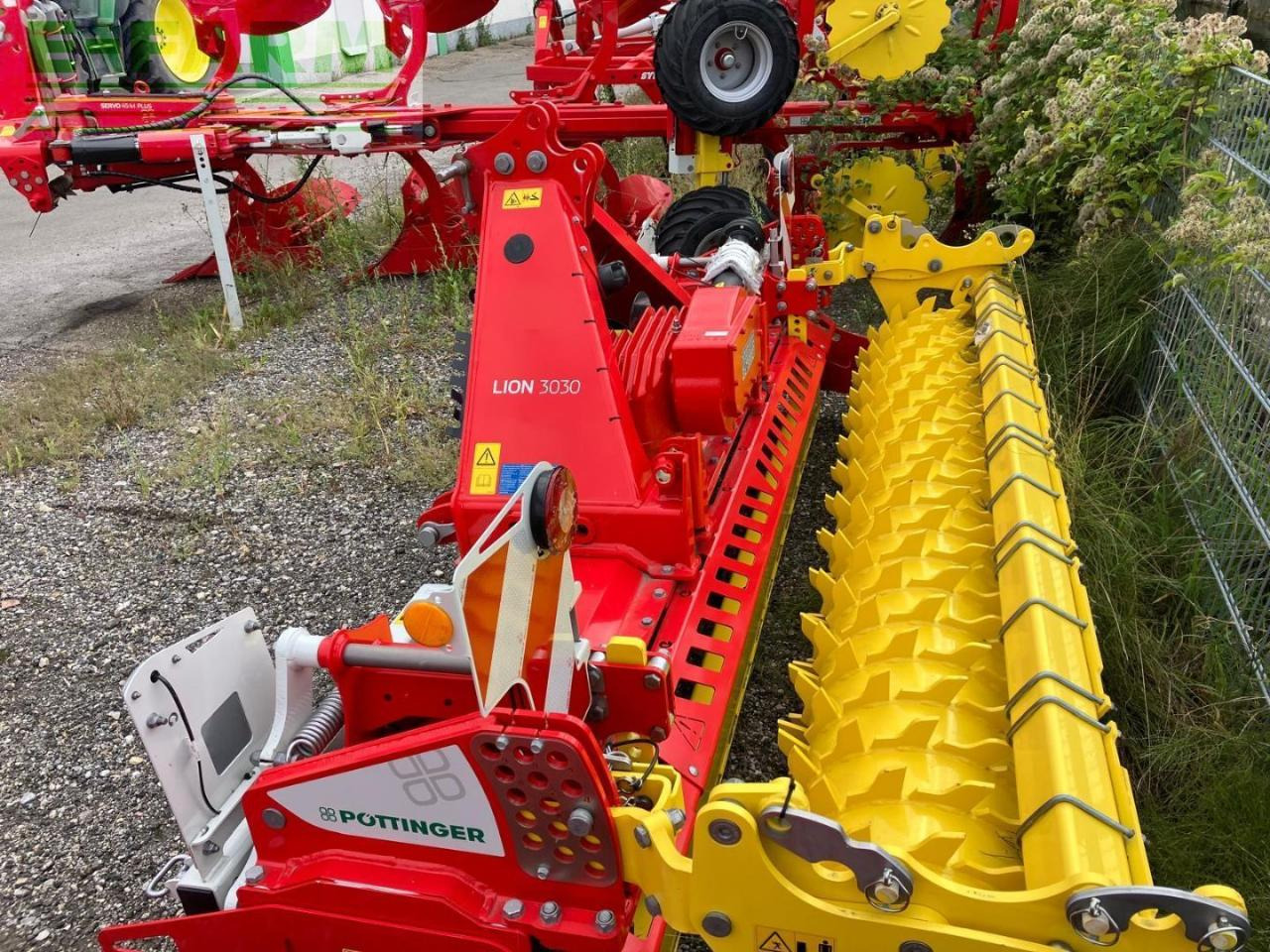Pöttinger Lion 3030 - Maquina para lavrar a terra: foto 4 Pöttinger Lion 3030 - Maquina para lavrar a terra: foto 4