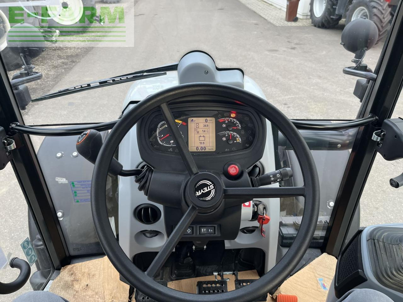 Steyr 4055 kompakt s (stage v) S - Trator: foto 2 Steyr 4055 kompakt s (stage v) S - Trator: foto 2