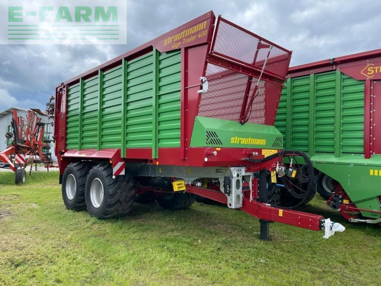 Strautmann giga-trailer 400 - Reboque basculante agrícola: foto 1 Strautmann giga-trailer 400 - Reboque basculante agrícola: foto 1