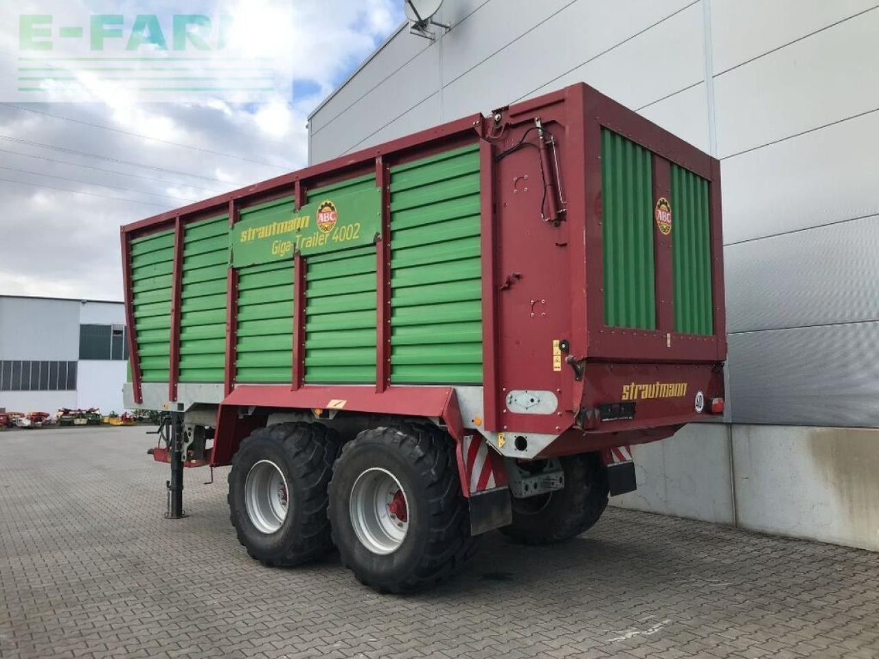 Strautmann giga-trailer 4002 - Reboque basculante agrícola: foto 4 Strautmann giga-trailer 4002 - Reboque basculante agrícola: foto 4