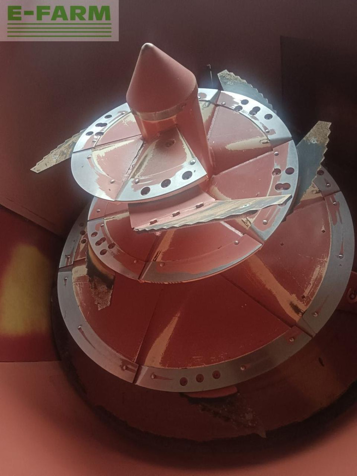 Strautmann verti - mix 1251 - Equipamento de gado: foto 4 Strautmann verti - mix 1251 - Equipamento de gado: foto 4