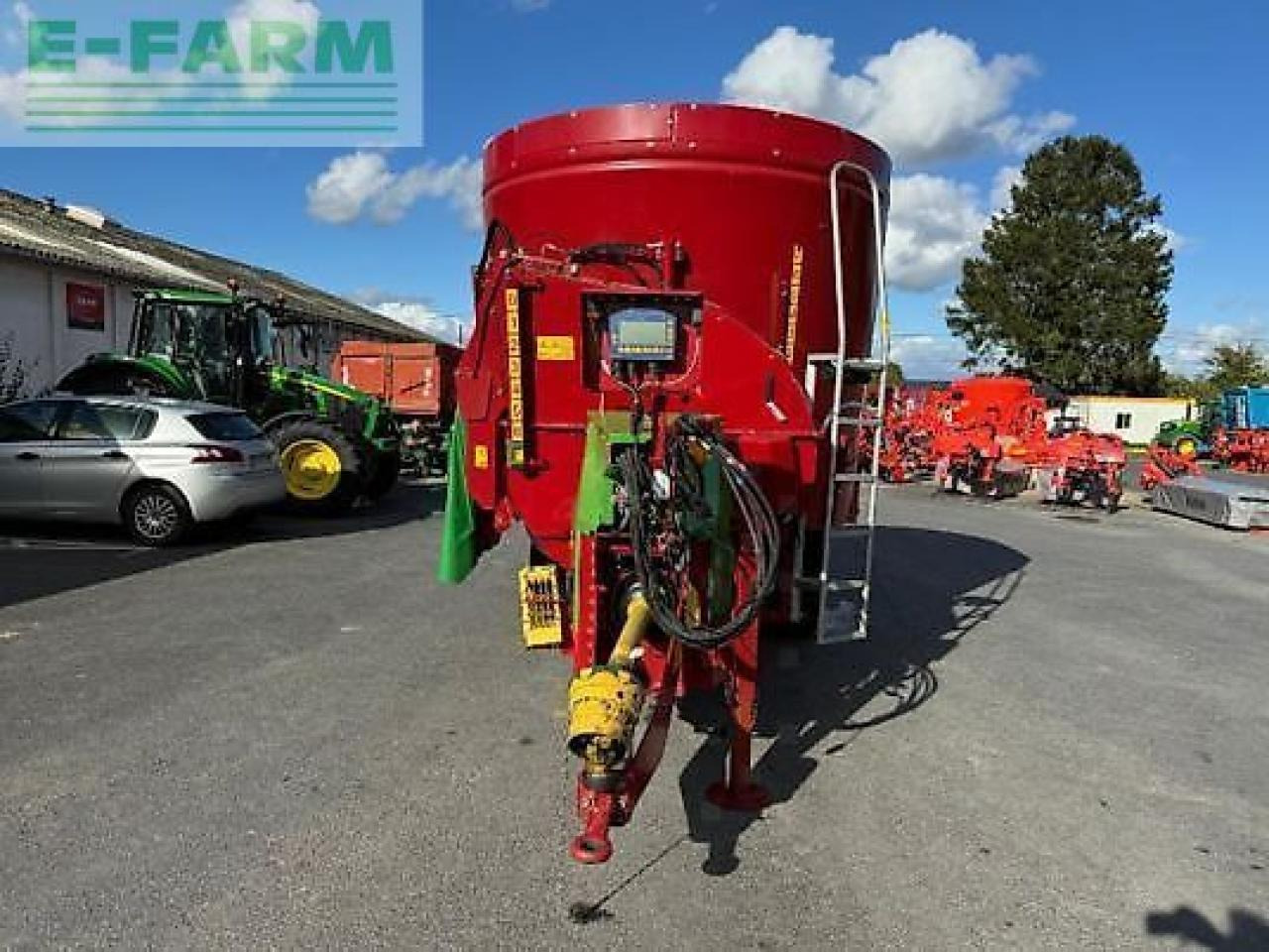 Strautmann vertimix 1401 - Equipamento de gado: foto 2 Strautmann vertimix 1401 - Equipamento de gado: foto 2