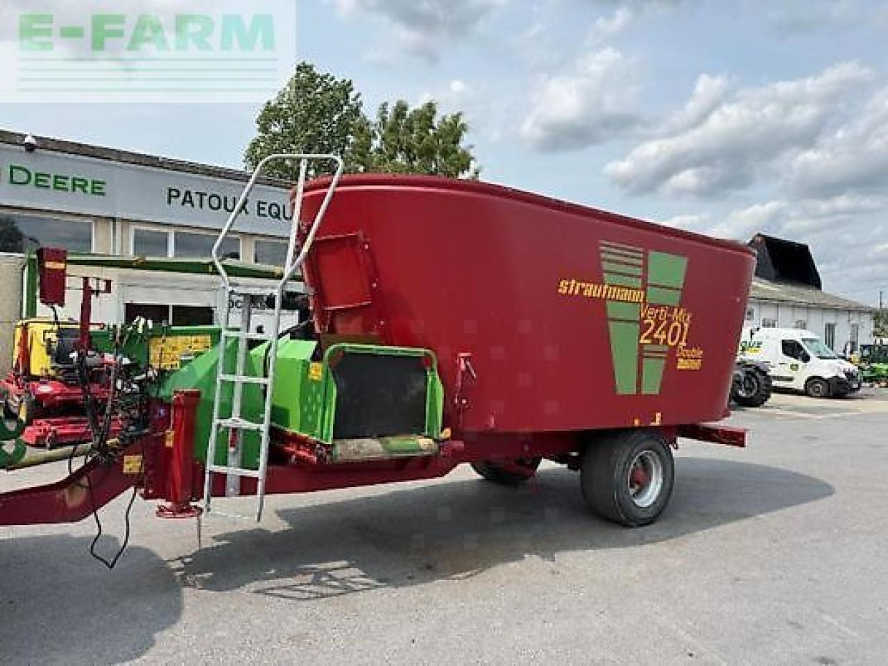 Strautmann vertimix 2401 - Equipamento de gado: foto 1 Strautmann vertimix 2401 - Equipamento de gado: foto 1