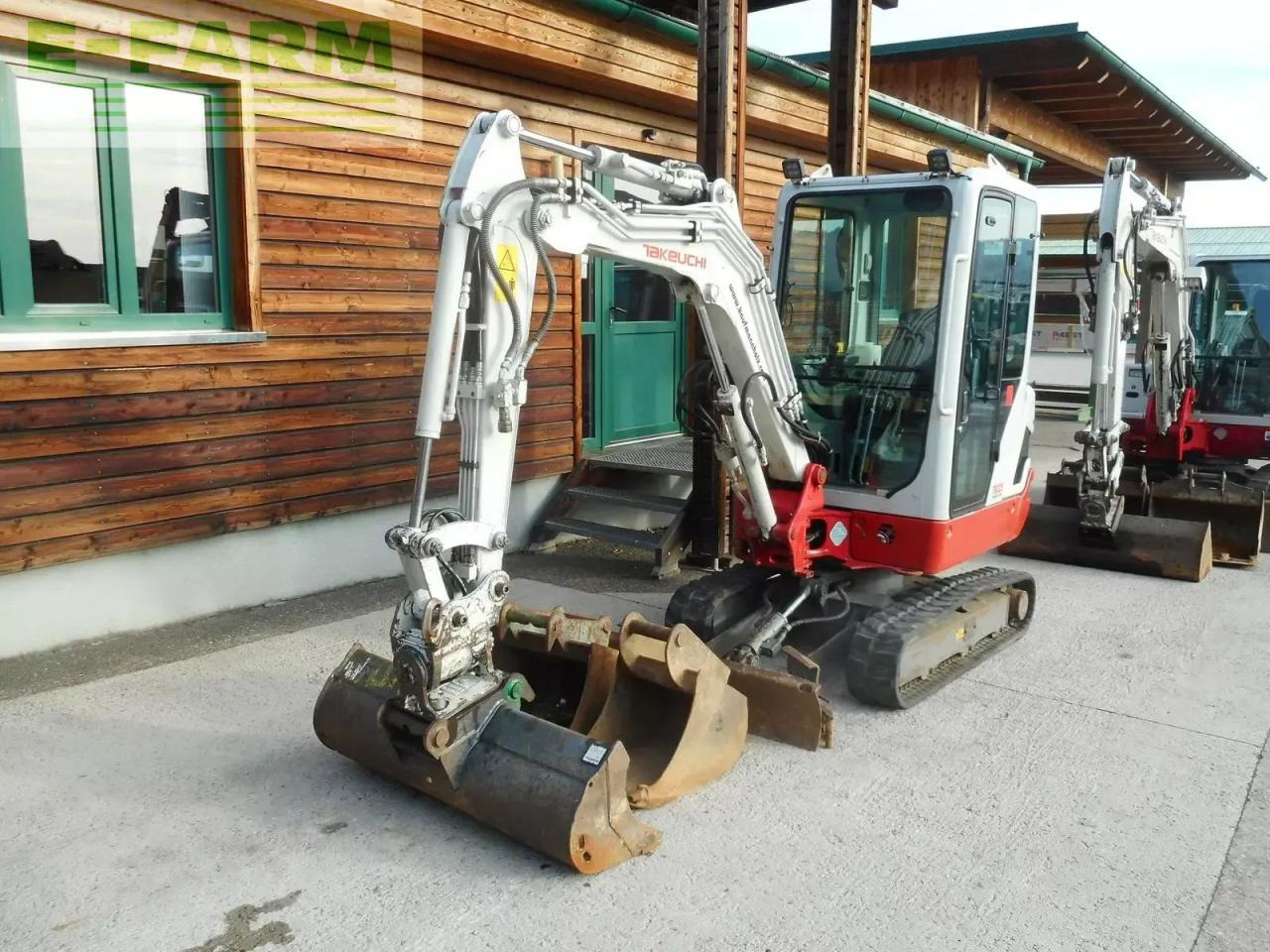 Takeuchi tb 225 mit powertilt + 3 löffel ( 2.400 kg ) - Mini escavadeira: foto 2 Takeuchi tb 225 mit powertilt + 3 löffel ( 2.400 kg ) - Mini escavadeira: foto 2