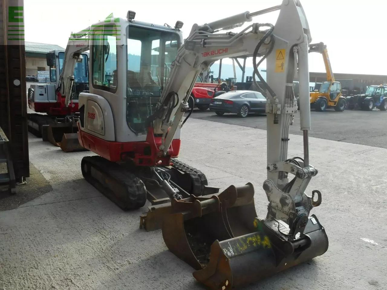Takeuchi tb 225 mit powertilt + 3 löffel ( 2.400 kg ) - Mini escavadeira: foto 4 Takeuchi tb 225 mit powertilt + 3 löffel ( 2.400 kg ) - Mini escavadeira: foto 4