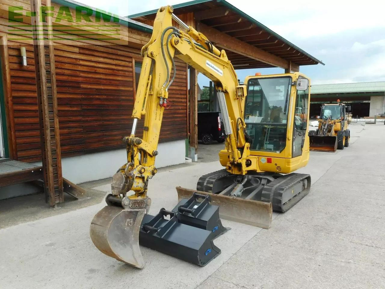 Takeuchi tb 235 ( 3.605kg ) powertilt + hydr. sw - Mini escavadeira: foto 2 Takeuchi tb 235 ( 3.605kg ) powertilt + hydr. sw - Mini escavadeira: foto 2