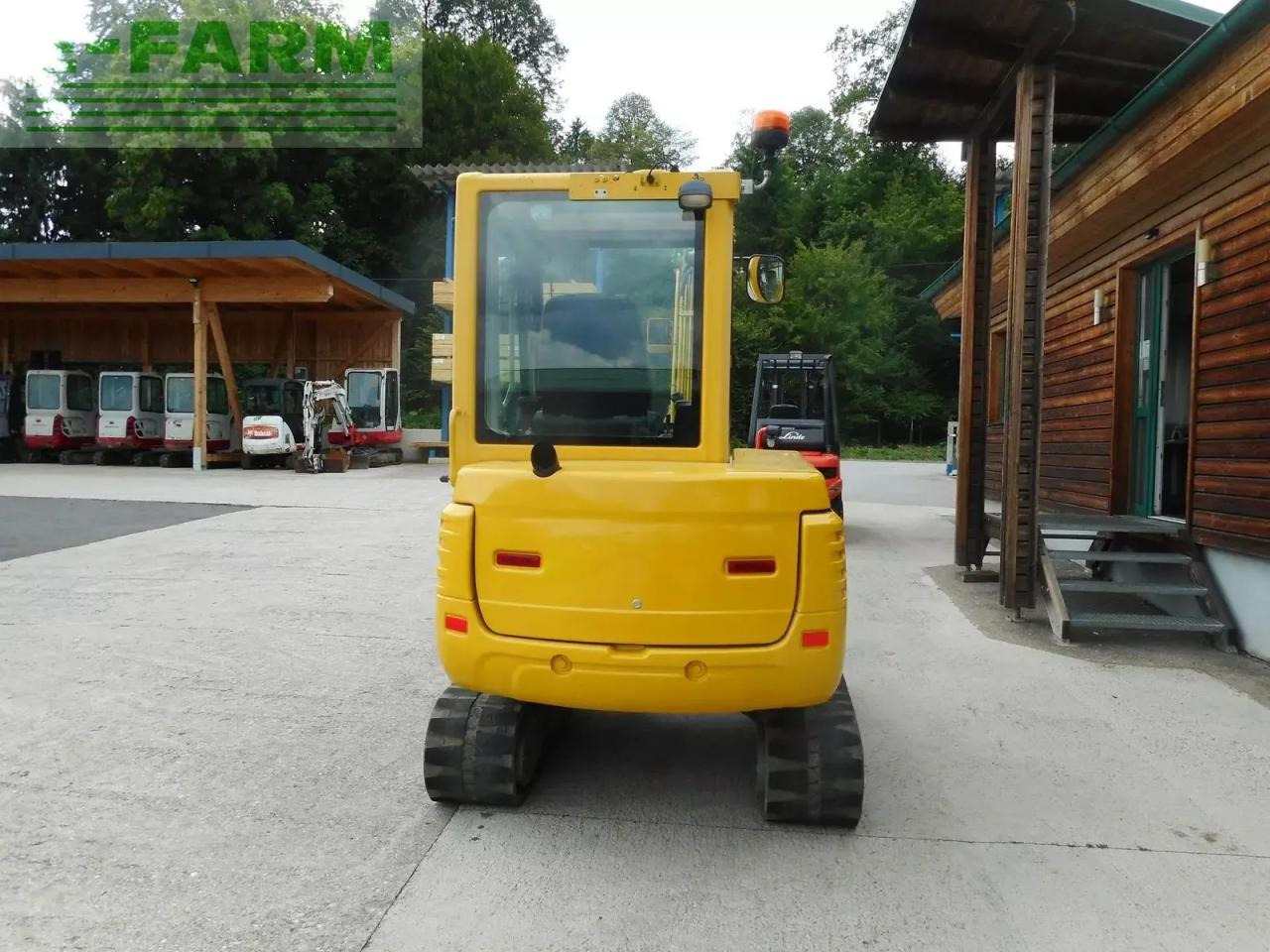 Takeuchi tb 235 ( 3.605kg ) powertilt + hydr. sw - Mini escavadeira: foto 3 Takeuchi tb 235 ( 3.605kg ) powertilt + hydr. sw - Mini escavadeira: foto 3