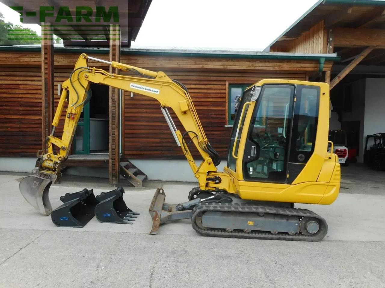 Takeuchi tb 235 ( 3.605kg ) powertilt + hydr. sw - Mini escavadeira: foto 1 Takeuchi tb 235 ( 3.605kg ) powertilt + hydr. sw - Mini escavadeira: foto 1