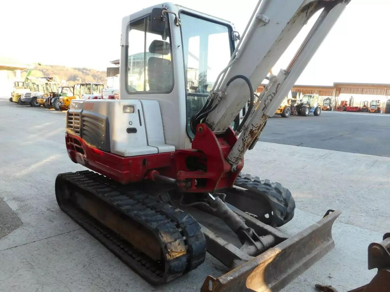 Takeuchi tb 250 mit powertilt + hydr. sw + 3 löffel - Mini escavadeira: foto 5 Takeuchi tb 250 mit powertilt + hydr. sw + 3 löffel - Mini escavadeira: foto 5