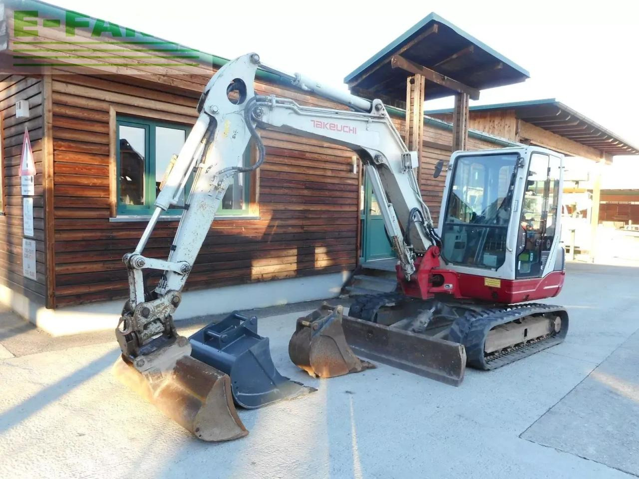 Takeuchi tb 250 mit powertilt + hydr. sw + 3 löffel - Mini escavadeira: foto 2 Takeuchi tb 250 mit powertilt + hydr. sw + 3 löffel - Mini escavadeira: foto 2