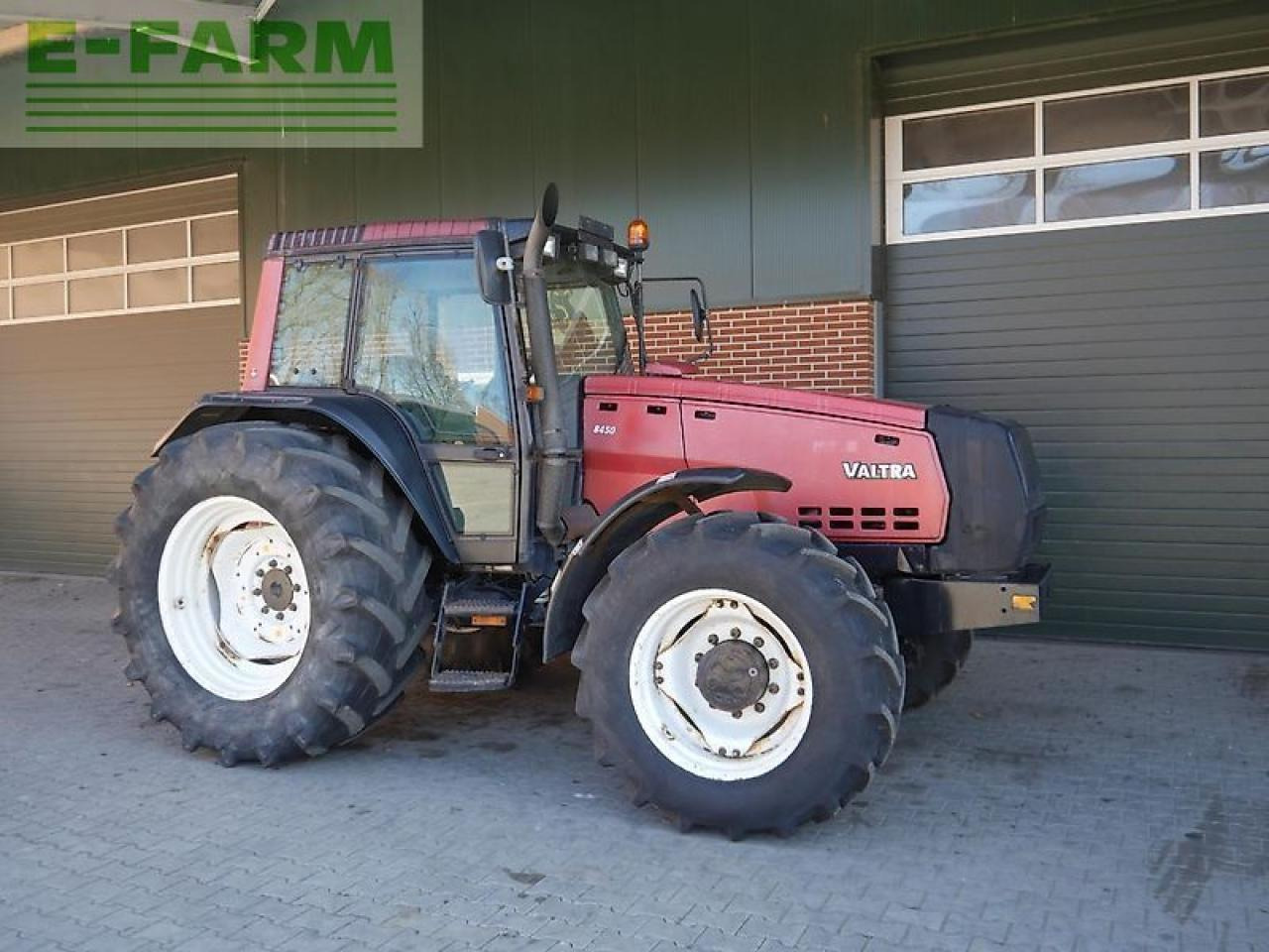 Valtra 8450 - Trator: foto 1 Valtra 8450 - Trator: foto 1