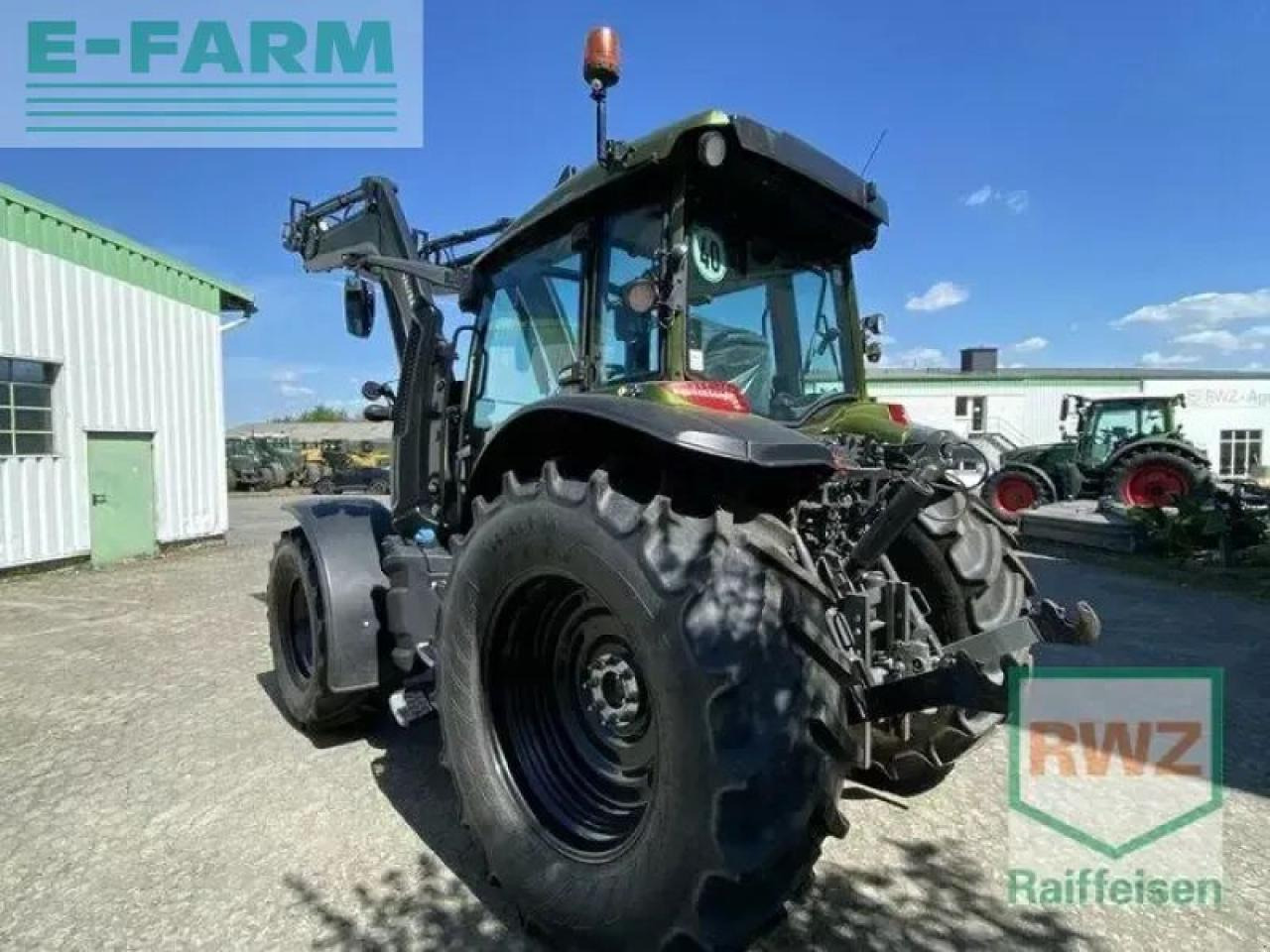 Valtra g135 v schlepper - Mini escavadeira: foto 5 Valtra g135 v schlepper - Mini escavadeira: foto 5