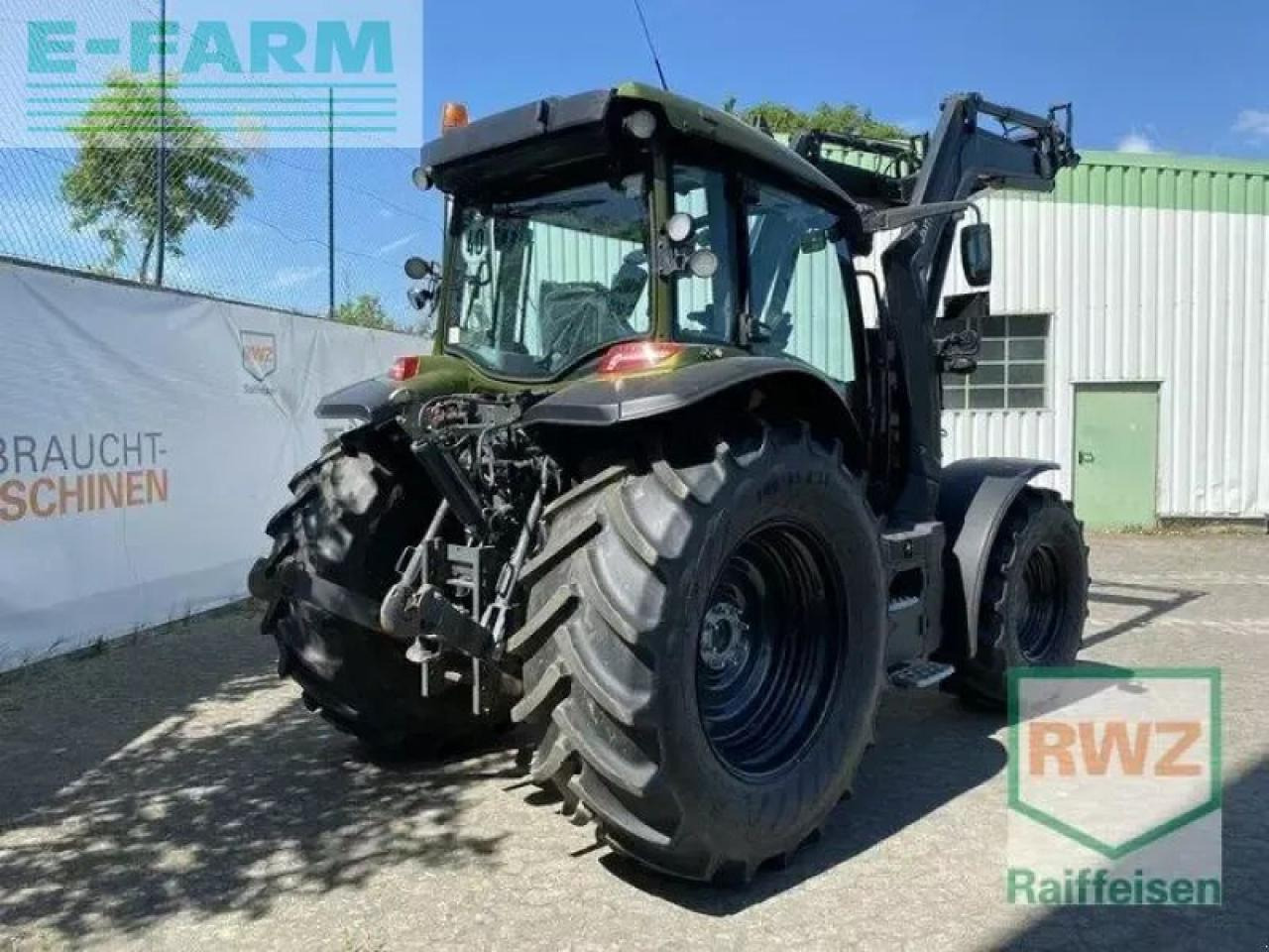 Valtra g135 v schlepper - Mini escavadeira: foto 2 Valtra g135 v schlepper - Mini escavadeira: foto 2