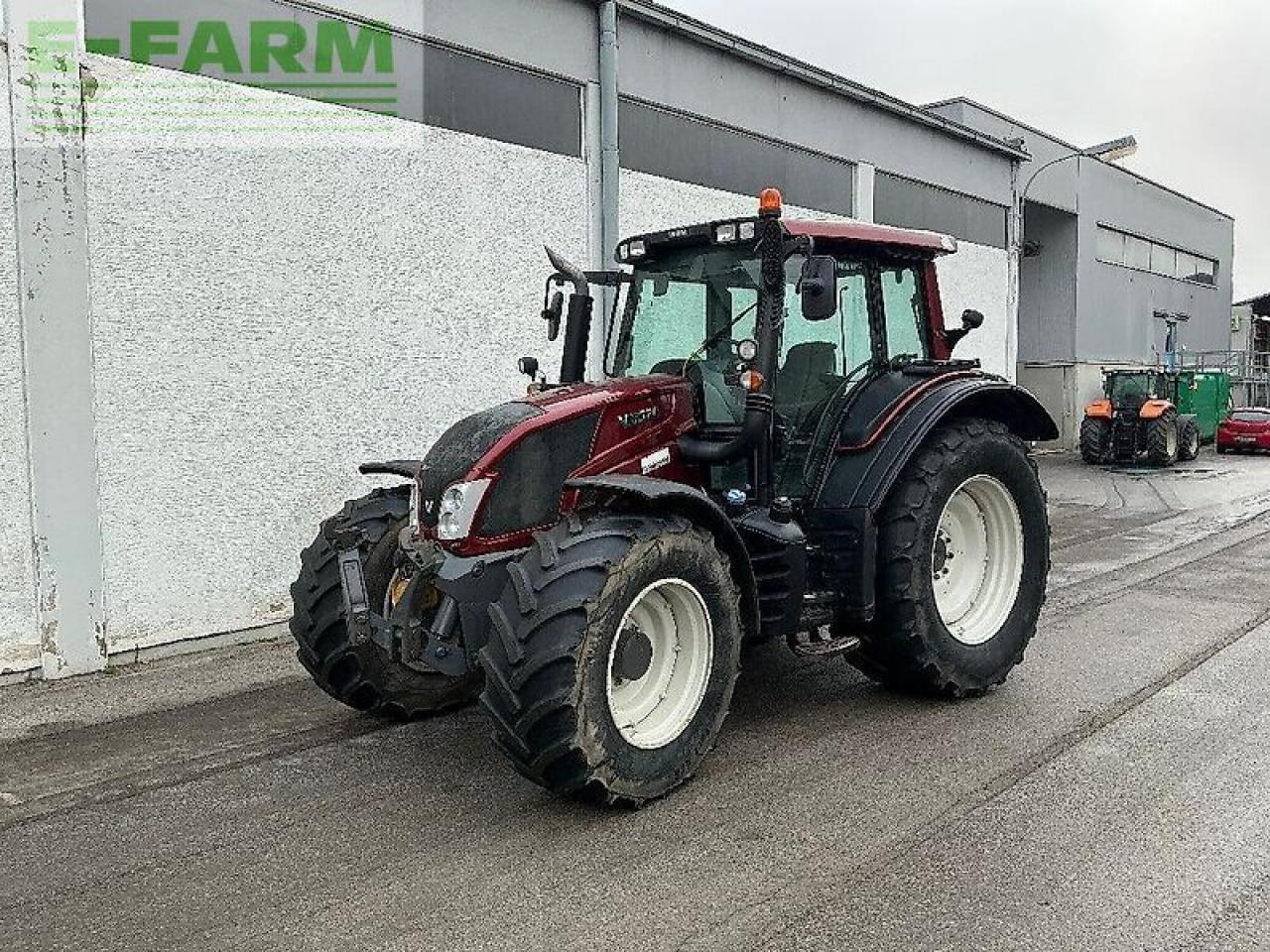 Valtra n 123 - Trator: foto 2 Valtra n 123 - Trator: foto 2