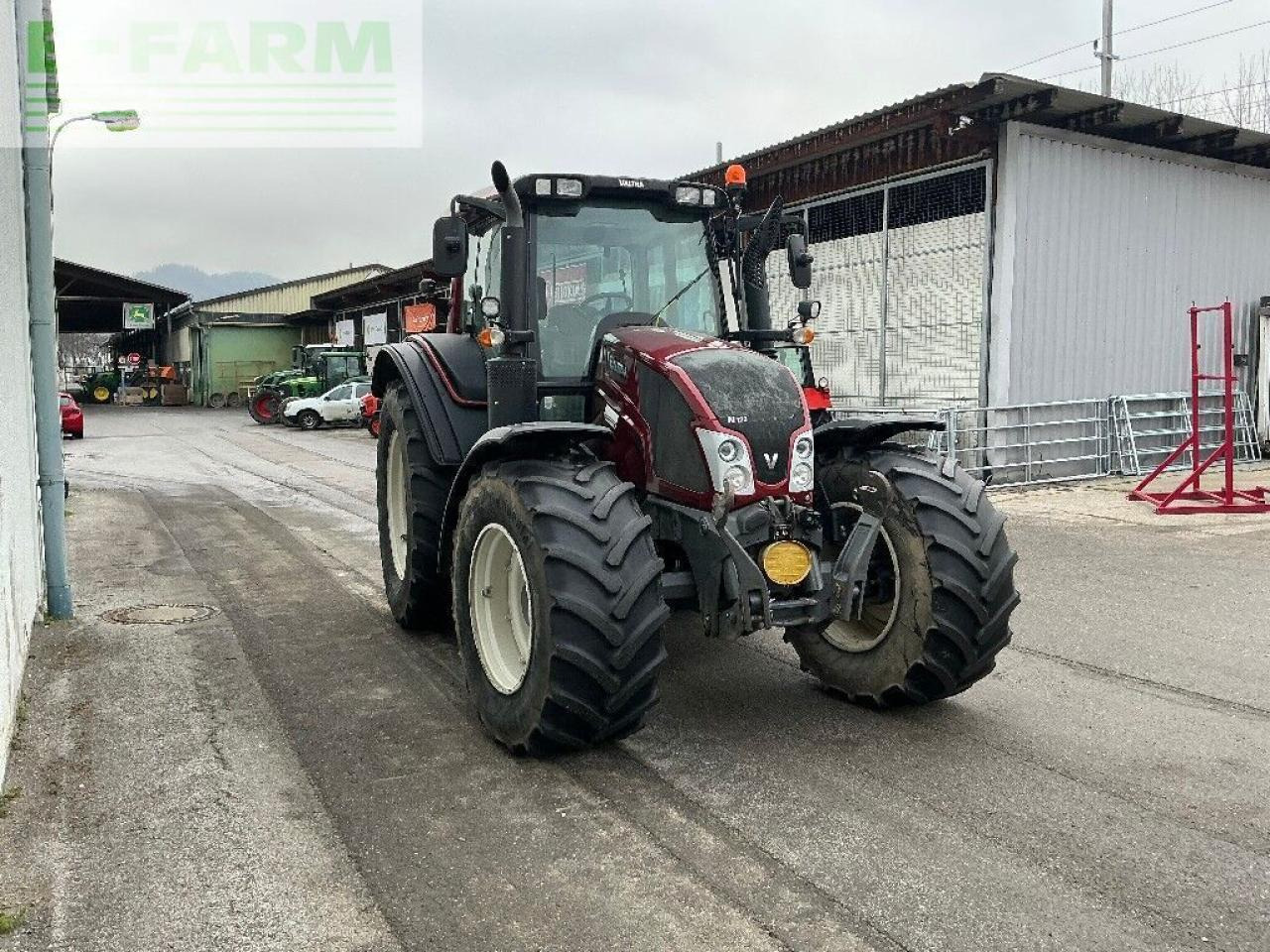 Valtra n 123 - Trator: foto 4 Valtra n 123 - Trator: foto 4