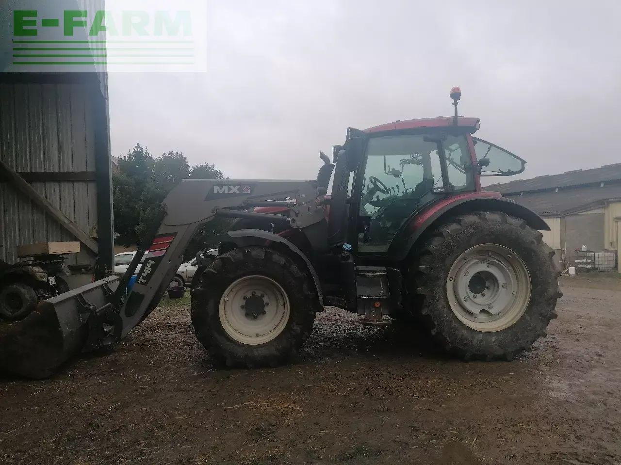 Valtra n 134 a - Trator: foto 1 Valtra n 134 a - Trator: foto 1