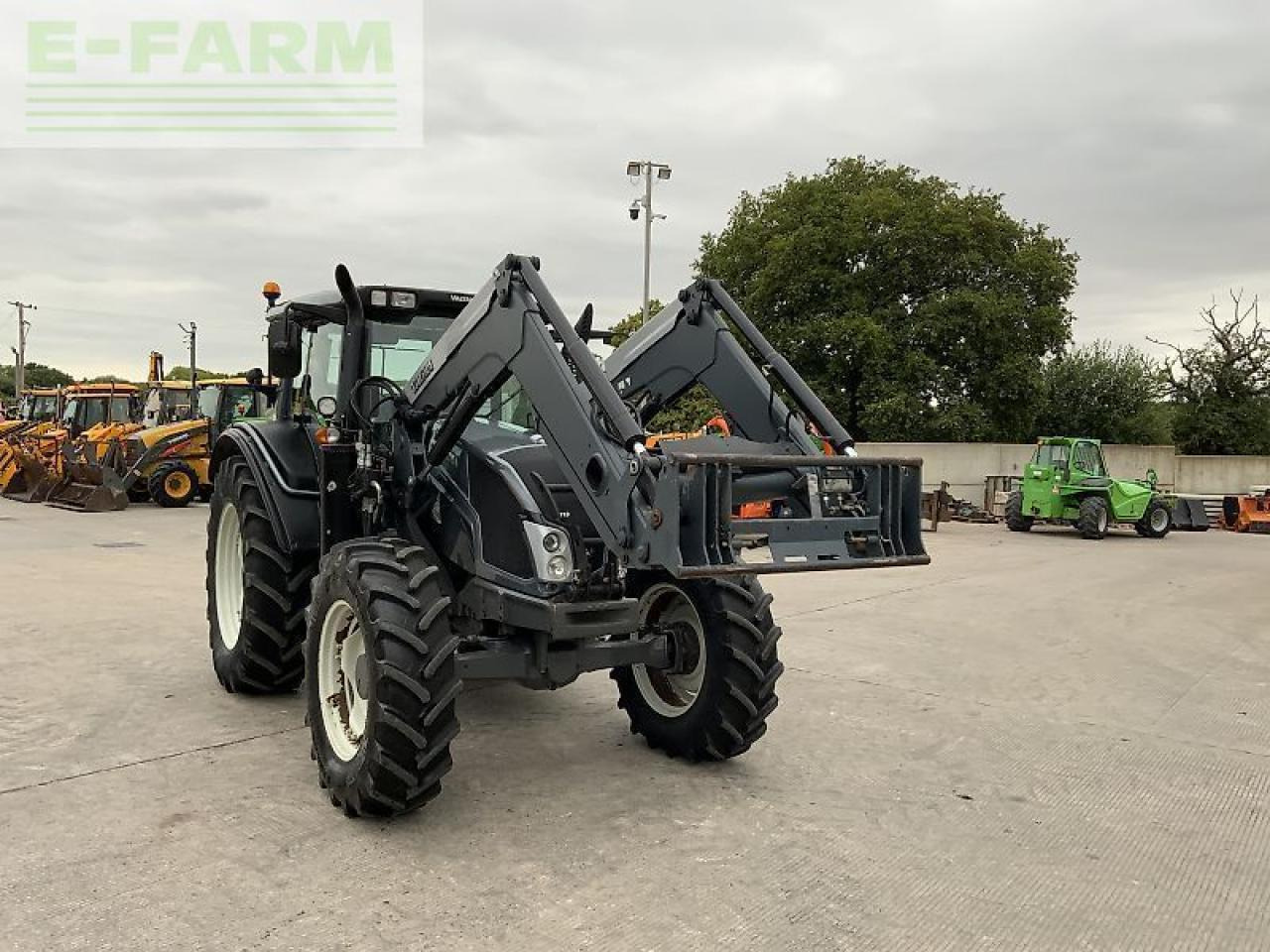Valtra n113 hi tech tractor (st23833) - Trator: foto 4 Valtra n113 hi tech tractor (st23833) - Trator: foto 4