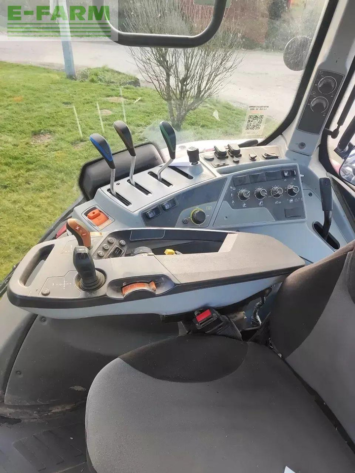 Valtra n135 h - Trator: foto 5 Valtra n135 h - Trator: foto 5