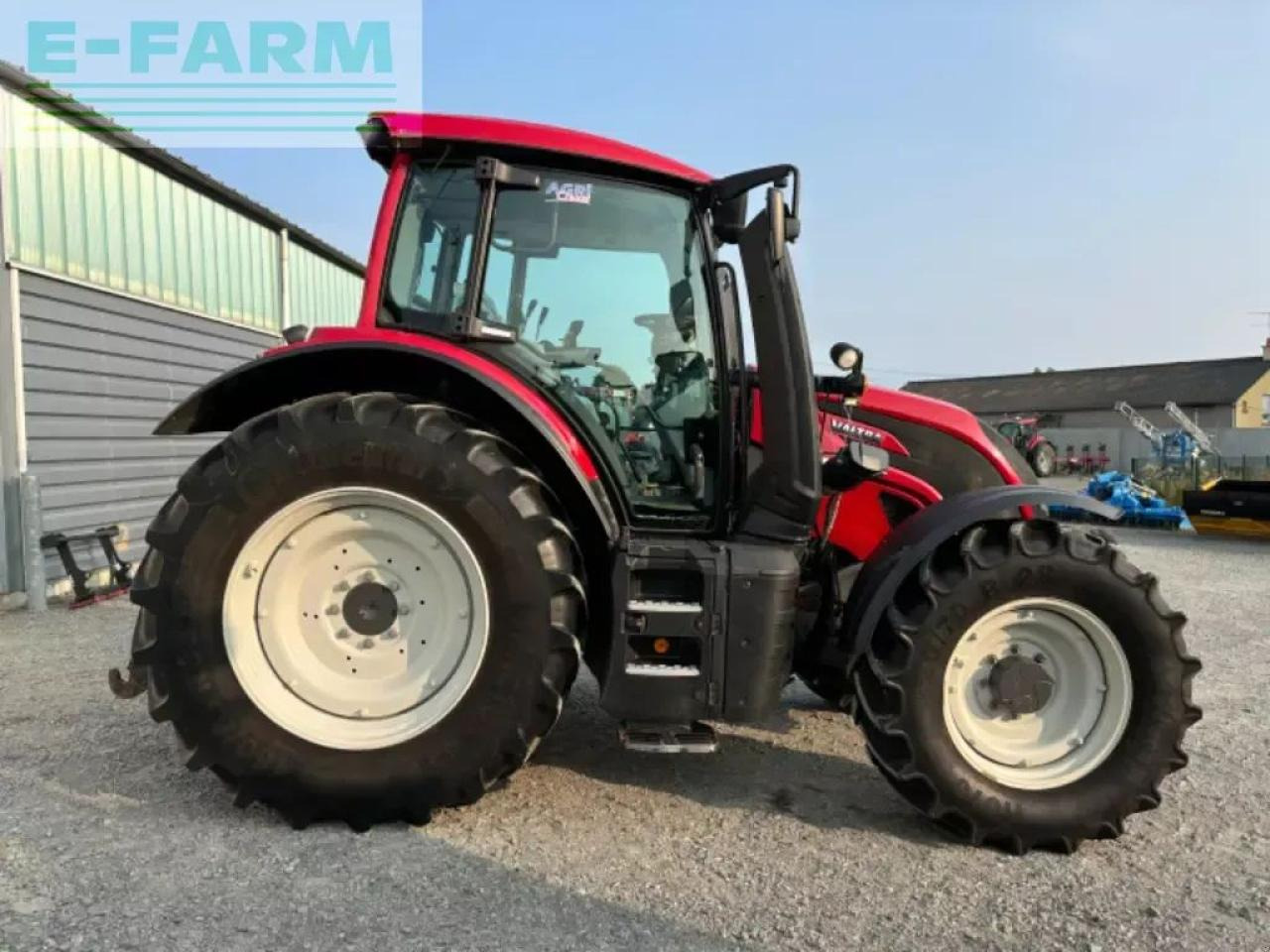 Valtra n135h - Trator: foto 2 Valtra n135h - Trator: foto 2