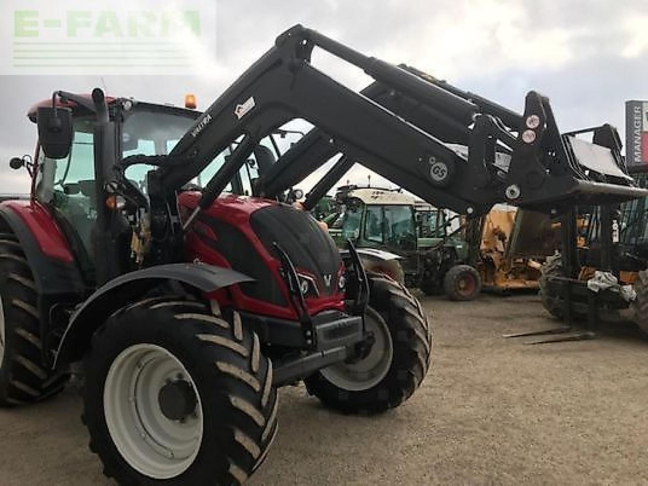 Valtra n154d - Trator: foto 4 Valtra n154d - Trator: foto 4