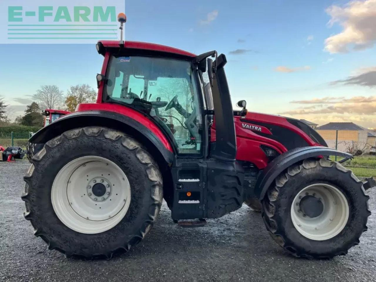 Valtra t144 h - Trator: foto 2 Valtra t144 h - Trator: foto 2