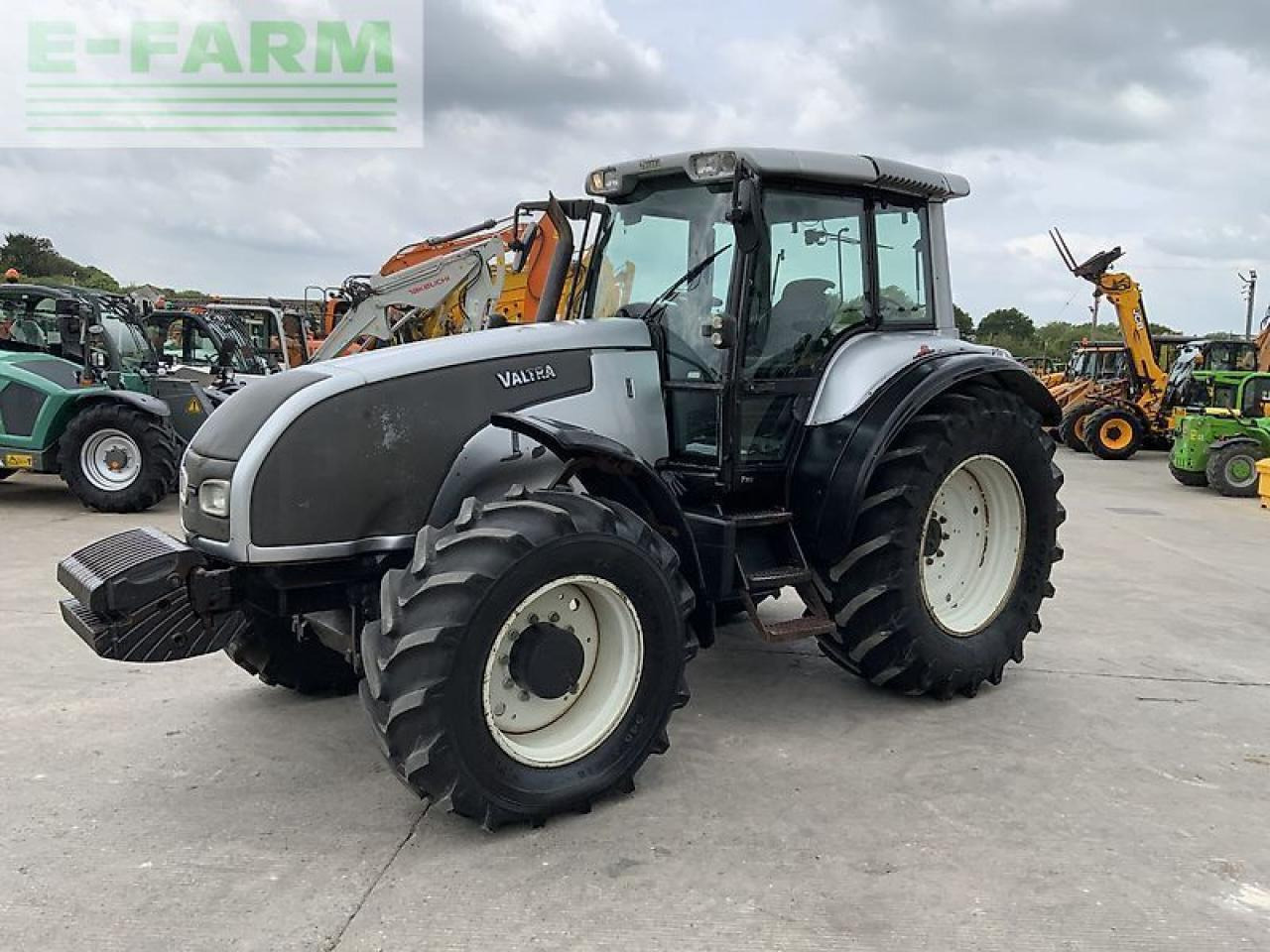 Valtra t160 twin track reverse drive tractor (st23284) - Trator: foto 4 Valtra t160 twin track reverse drive tractor (st23284) - Trator: foto 4