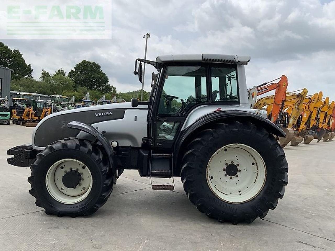 Valtra t160 twin track reverse drive tractor (st23284) - Trator: foto 5 Valtra t160 twin track reverse drive tractor (st23284) - Trator: foto 5