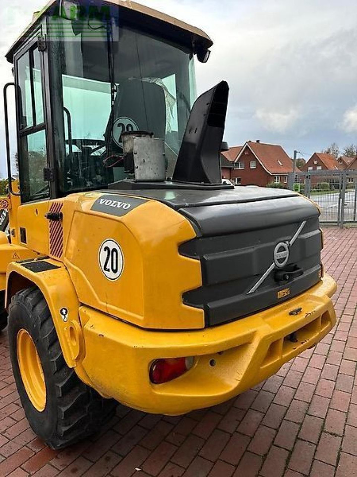 Volvo l30 g 2018 zentralschmierung - Mini escavadeira: foto 3 Volvo l30 g 2018 zentralschmierung - Mini escavadeira: foto 3
