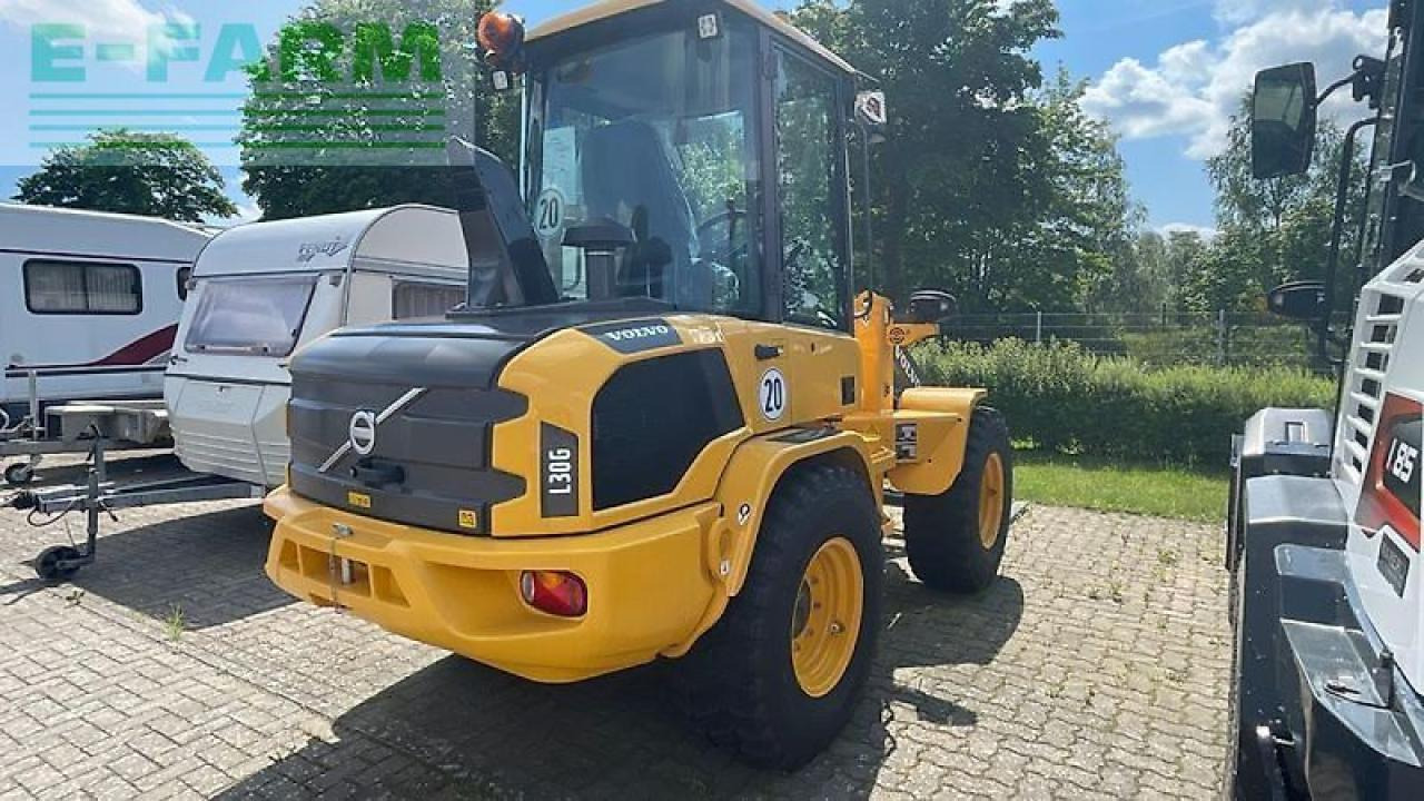 Volvo volvo l 30 - Mini escavadeira: foto 3 Volvo volvo l 30 - Mini escavadeira: foto 3