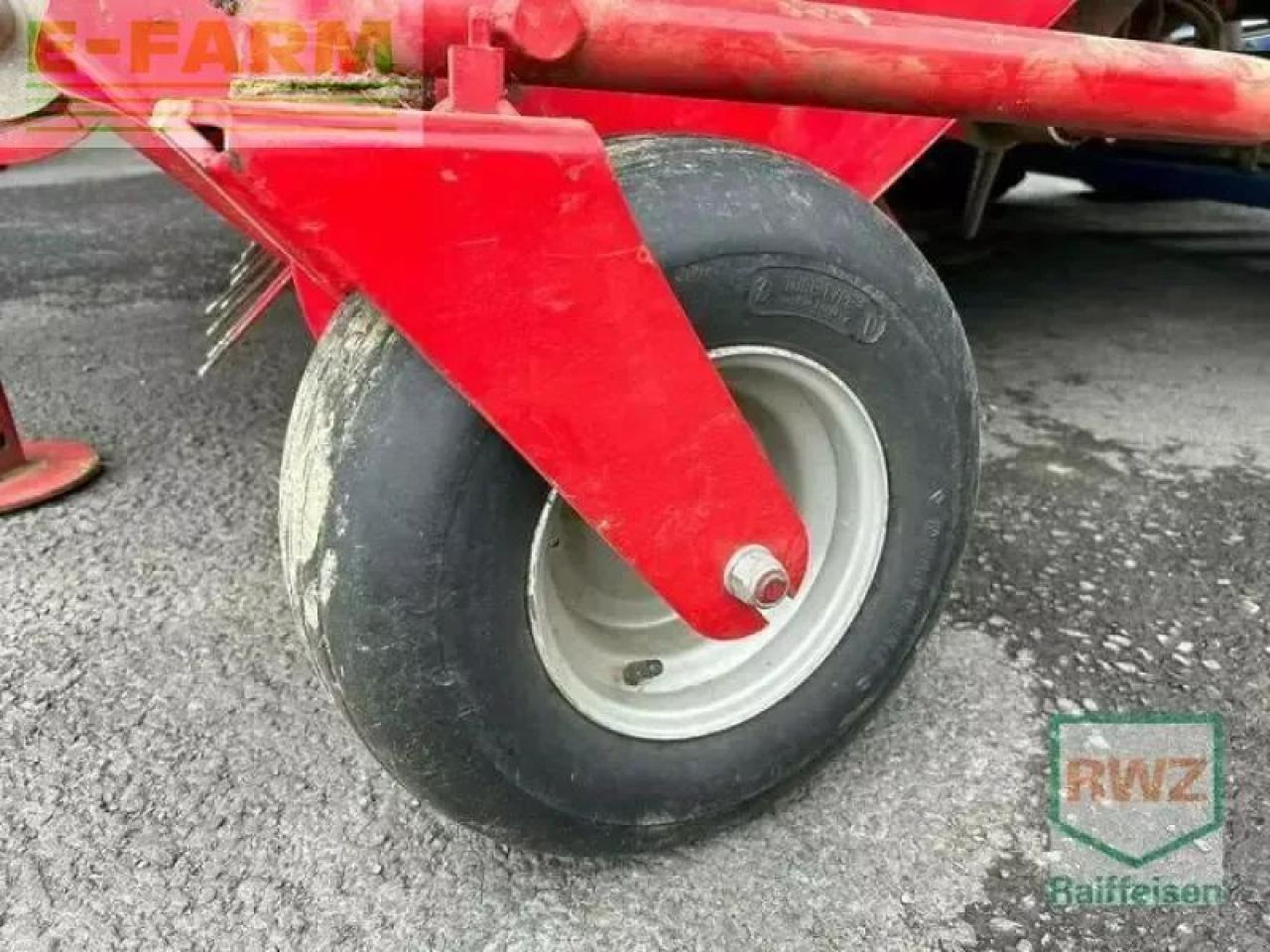 Welger lely 245 master göweil - Enfardadeira de fardos quadrados: foto 5 Welger lely 245 master göweil - Enfardadeira de fardos quadrados: foto 5