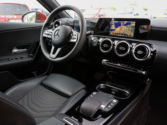 MERCEDES-BENZ A 180 Style,Autom.,8 fach Bereift - Sedan: foto 2 MERCEDES-BENZ A 180 Style,Autom.,8 fach Bereift - Sedan: foto 2