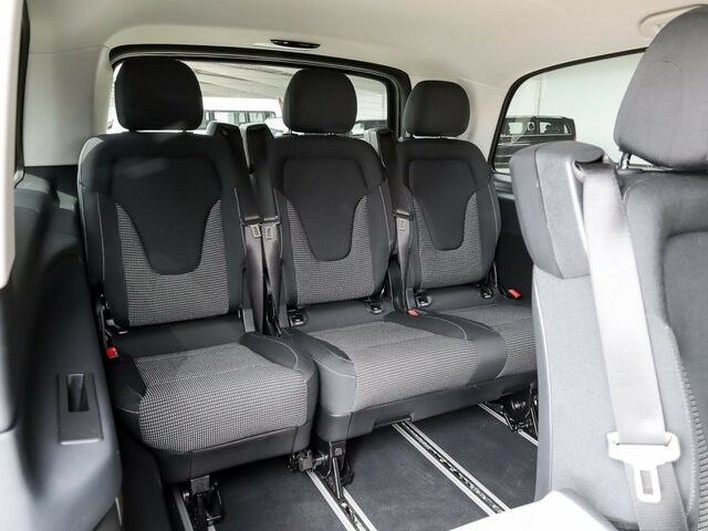MERCEDES-BENZ EQV 300 Extralang,8Sitze,2xelektr.Schiebetür,LED - Furgão de passageiros, Carrinha elétrica: foto 4 MERCEDES-BENZ EQV 300 Extralang,8Sitze,2xelektr.Schiebetür,LED - Furgão de passageiros, Carrinha elétrica: foto 4