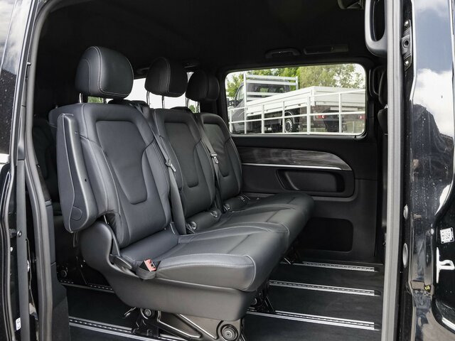 MERCEDES-BENZ EQV 300 Extralang,Avantgarde,8Sitze,2xelektr.Tür - Furgão de passageiros, Carrinha elétrica: foto 4 MERCEDES-BENZ EQV 300 Extralang,Avantgarde,8Sitze,2xelektr.Tür - Furgão de passageiros, Carrinha elétrica: foto 4