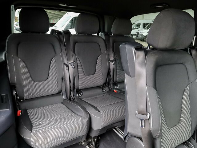 MERCEDES-BENZ EQV 300 ang,8Sitzer,2xSchiebetür,360°Kamera... - Minibus, Ônibus elétrico: foto 4 MERCEDES-BENZ EQV 300 ang,8Sitzer,2xSchiebetür,360°Kamera... - Minibus, Ônibus elétrico: foto 4