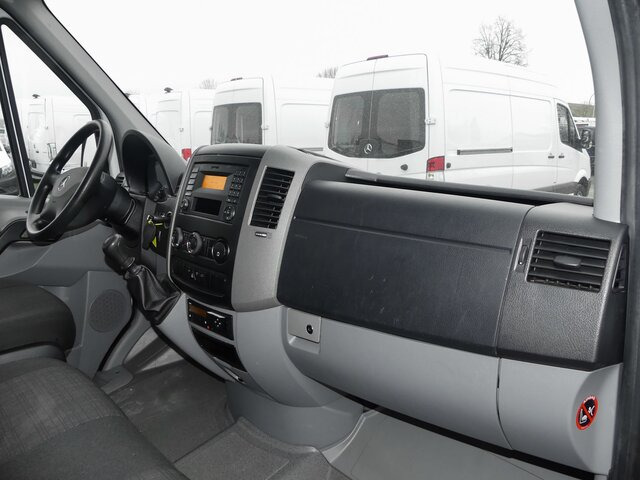 MERCEDES-BENZ Sprinter 311 CDI DOKA Pritsche,AHK,Standheizung - Carrinha de lona, Carrinha cabine dupla: foto 2 MERCEDES-BENZ Sprinter 311 CDI DOKA Pritsche,AHK,Standheizung - Carrinha de lona, Carrinha cabine dupla: foto 2