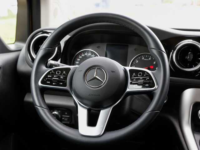 MERCEDES-BENZ T 180 Power Plus,AHK,LED,Navi,Kamera,Tempomat - Furgão de passageiros: foto 5 MERCEDES-BENZ T 180 Power Plus,AHK,LED,Navi,Kamera,Tempomat - Furgão de passageiros: foto 5