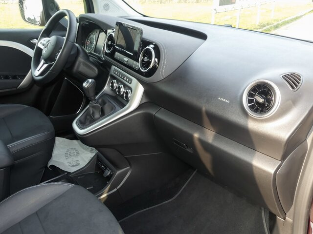 MERCEDES-BENZ T 180 Power Plus,MBUX,LED,Navi,Kamera,Tempomat - Furgão de passageiros: foto 2 MERCEDES-BENZ T 180 Power Plus,MBUX,LED,Navi,Kamera,Tempomat - Furgão de passageiros: foto 2