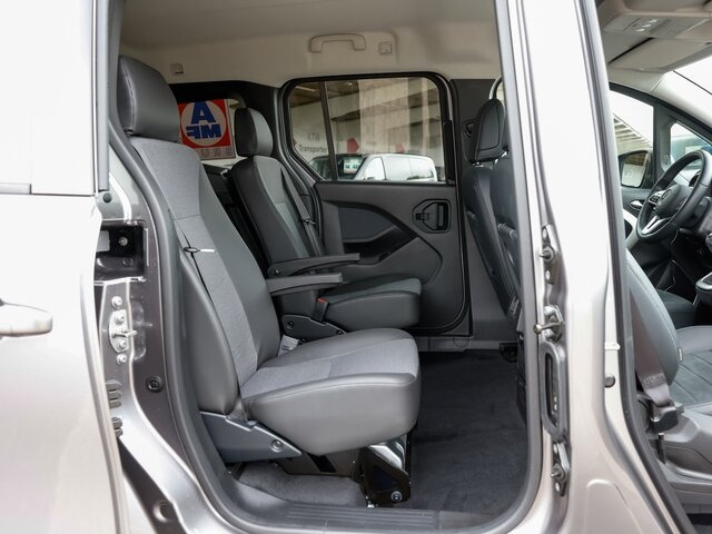 MERCEDES-BENZ T 180 Progressive,AMF Rollstuhlrampe,LED,Navi - Furgão de passageiros: foto 4 MERCEDES-BENZ T 180 Progressive,AMF Rollstuhlrampe,LED,Navi - Furgão de passageiros: foto 4