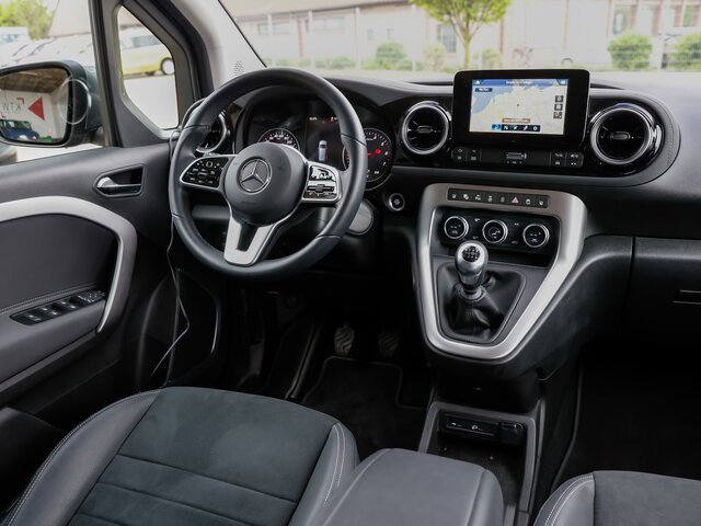 MERCEDES-BENZ T 180 Progressive,AMF Rollstuhlrampe,LED,Navi - Furgão de passageiros: foto 5 MERCEDES-BENZ T 180 Progressive,AMF Rollstuhlrampe,LED,Navi - Furgão de passageiros: foto 5