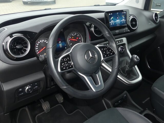 MERCEDES-BENZ T 180 Progressive,AMF Rollstuhlrampe,LED,Navi... - Furgão de passageiros: foto 4 MERCEDES-BENZ T 180 Progressive,AMF Rollstuhlrampe,LED,Navi... - Furgão de passageiros: foto 4