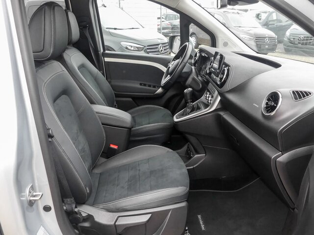 MERCEDES-BENZ T 180 Progressive,AMF Rollstuhlrampe,LED,Navi... - Furgão de passageiros: foto 3 MERCEDES-BENZ T 180 Progressive,AMF Rollstuhlrampe,LED,Navi... - Furgão de passageiros: foto 3