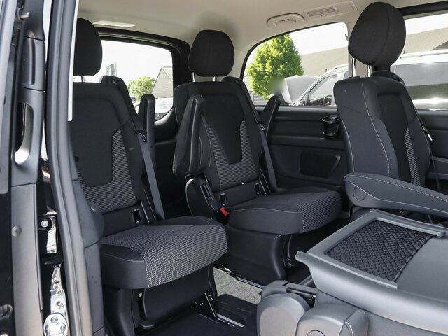 MERCEDES-BENZ V 220 d STYLE kompakt,6Sitzer,Distronic,AHK - Minibus, Furgão de passageiros: foto 3 MERCEDES-BENZ V 220 d STYLE kompakt,6Sitzer,Distronic,AHK - Minibus, Furgão de passageiros: foto 3
