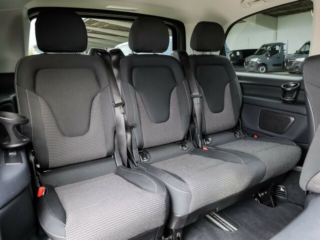 MERCEDES-BENZ V 220 d STYLE kompakt,7Sitzer,2Schiebetüren el.... - Furgão de passageiros: foto 4 MERCEDES-BENZ V 220 d STYLE kompakt,7Sitzer,2Schiebetüren el.... - Furgão de passageiros: foto 4